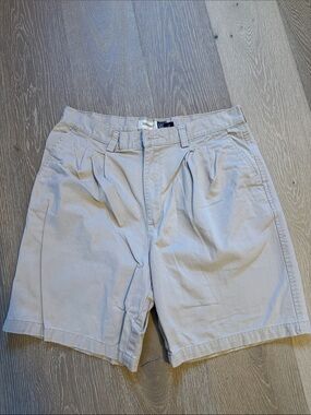 GAP Men’s Light Khaki Pleated Front Shorts